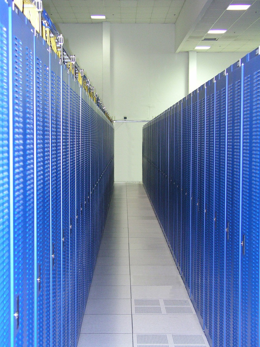 <span style="font-size:15px; ">&nbsp;Cabinets at Fremont 1 are standard depth.&nbsp;</span>