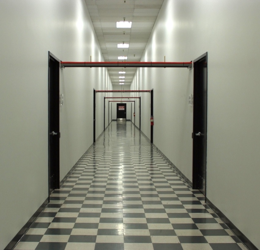 <span style="font-size:15px; ">&nbsp;This hallway leads to private suites.&nbsp;</span>